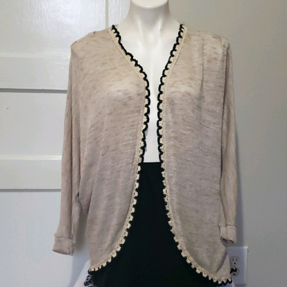 New Scobe Woman's Cardigan